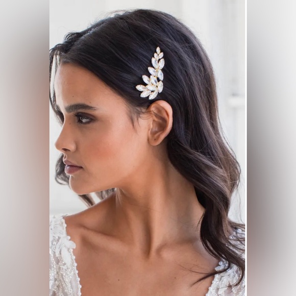 Brides & Hairpin Nimah Clip in Gold main image 9